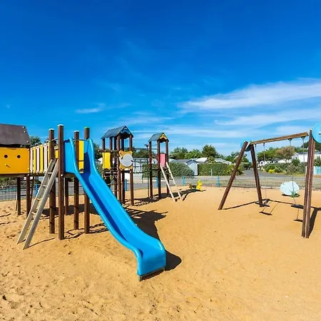 Camping Mobil Climatise Etang De Besse La Parée Preneau
