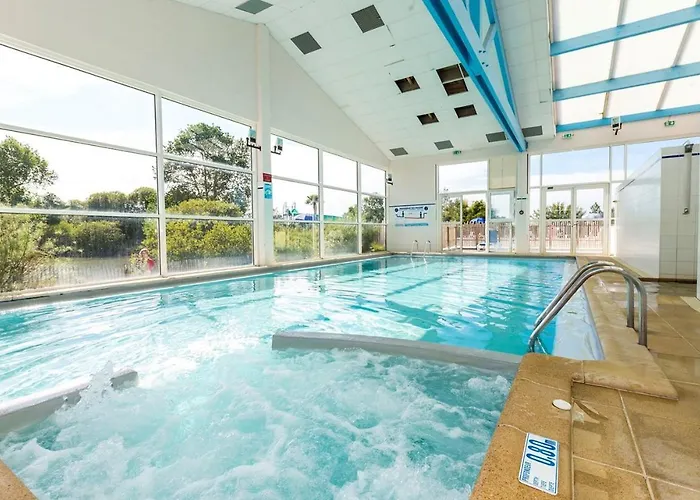 Mobil Climatise Etang De Besse Kemping La Parée Preneau